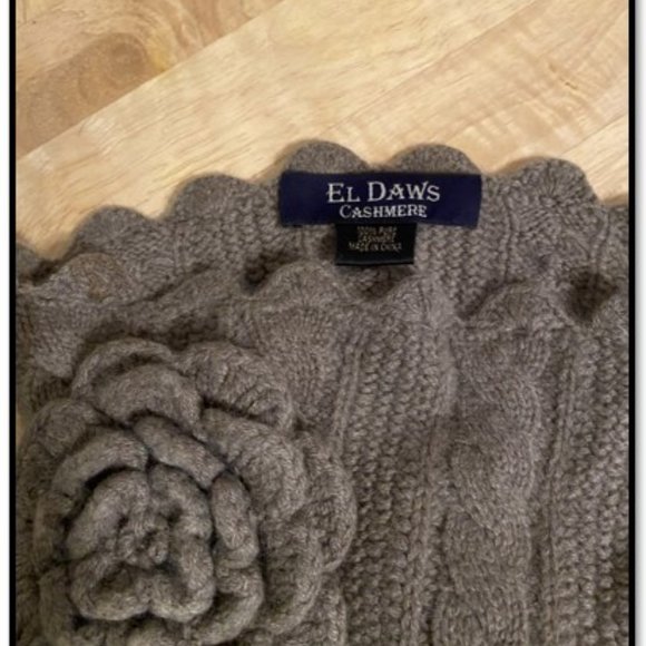 100% Cashmere Knit Hat - fits most heads - Picture 2 of 3